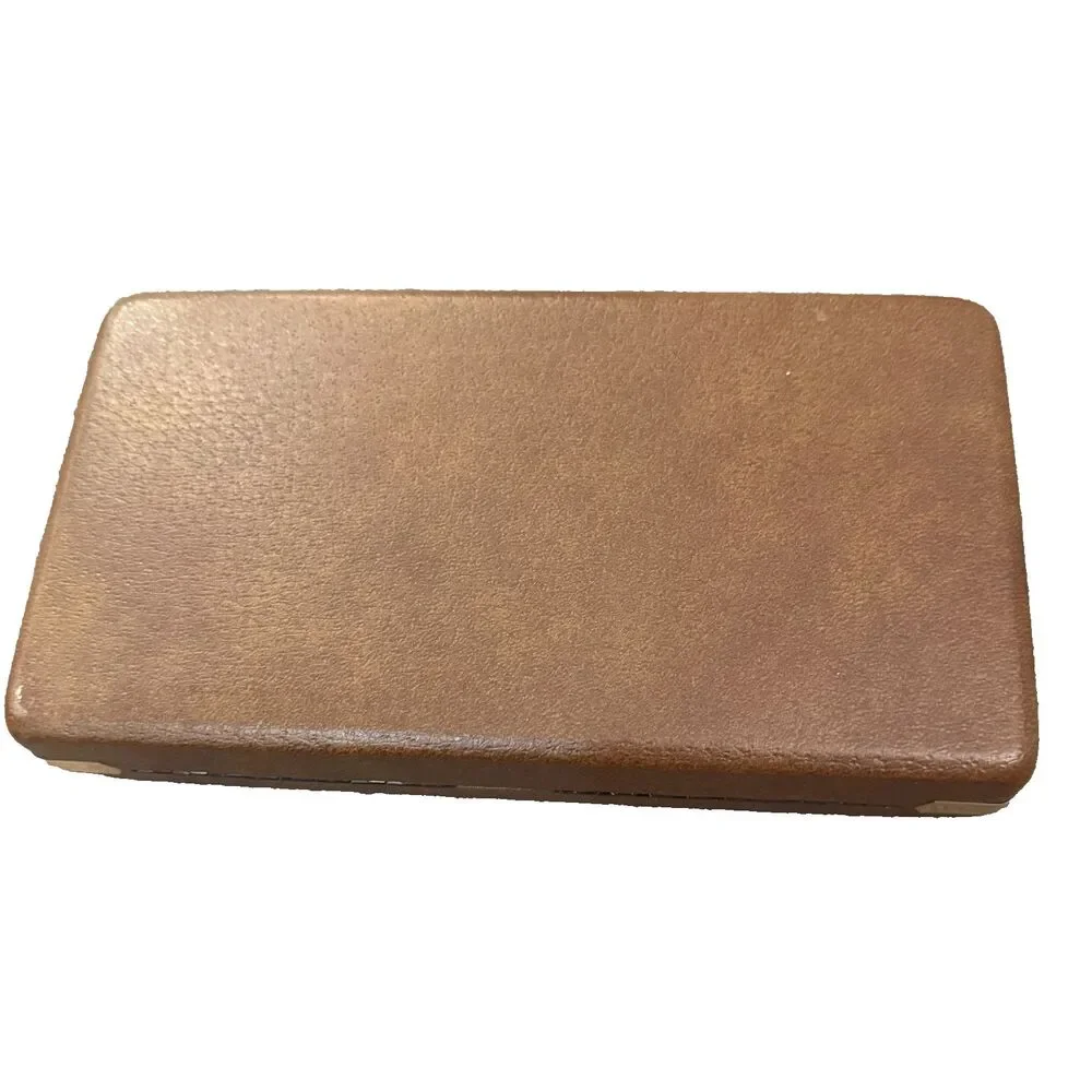 Vintage Retro Brown Clamshell Pattern 10